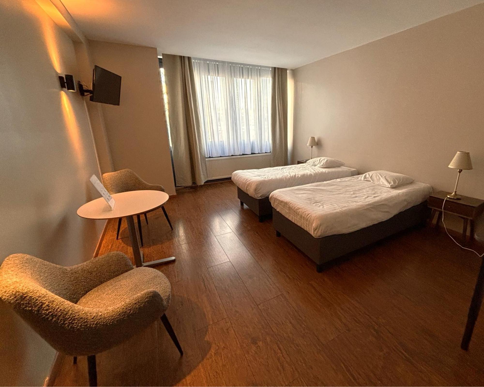 Escale Hotel Saint-Gilles Kültér fotó