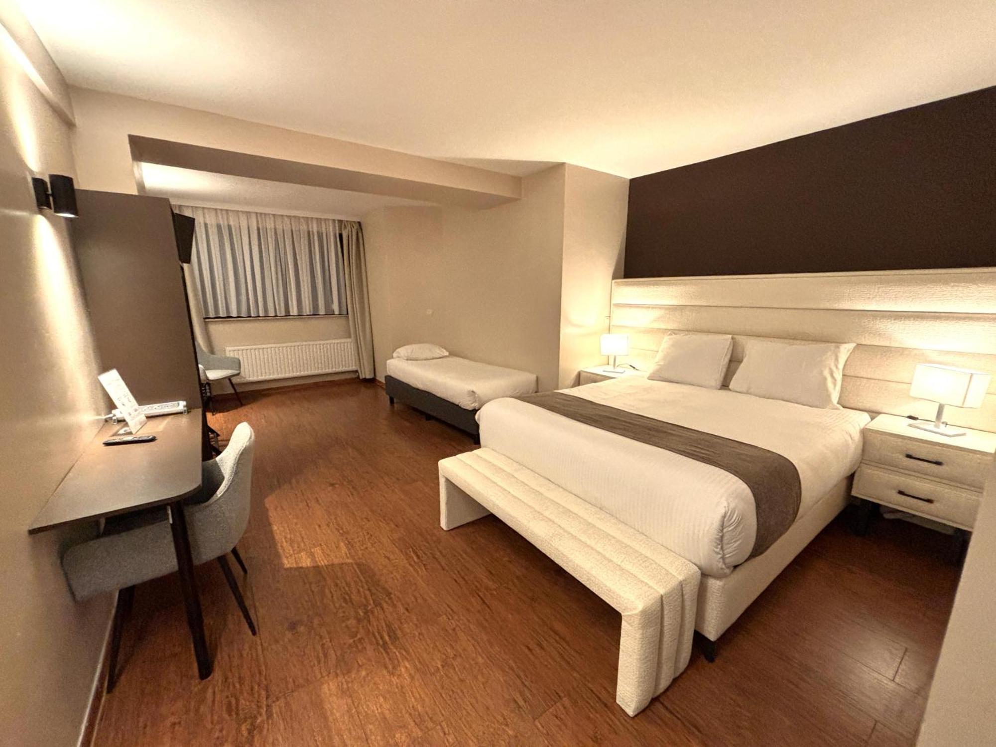 Escale Hotel Saint-Gilles Kültér fotó
