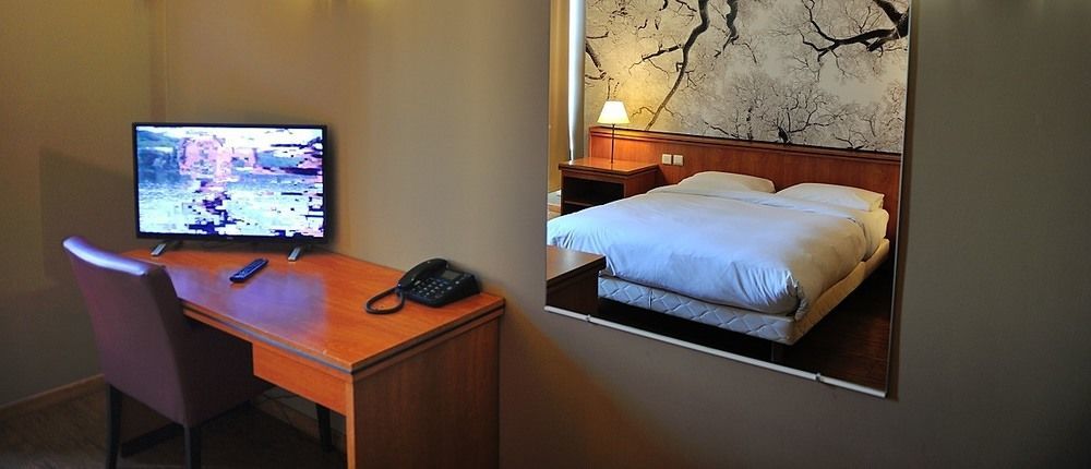 Escale Hotel Saint-Gilles Kültér fotó