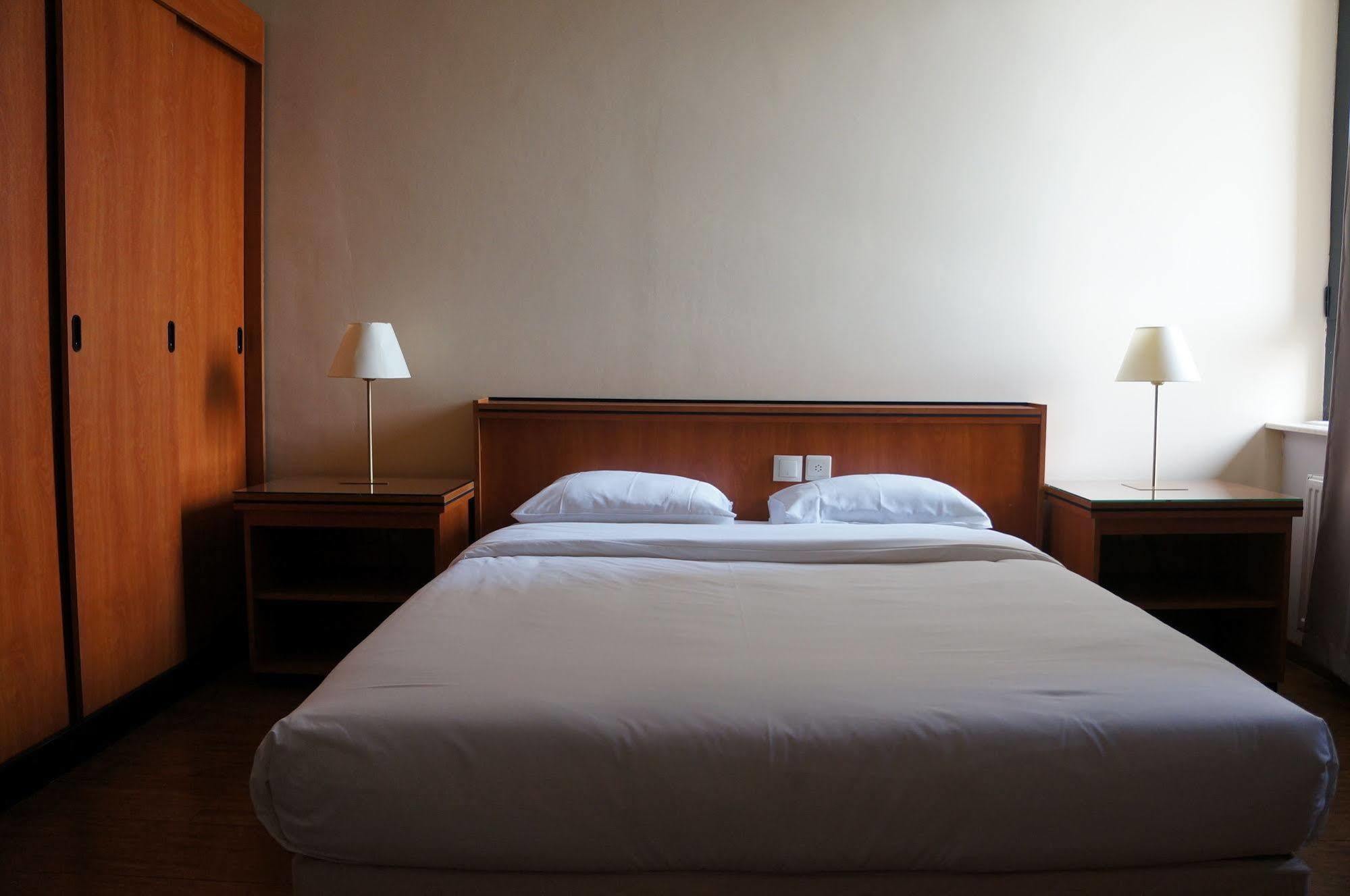 Escale Hotel Saint-Gilles Kültér fotó