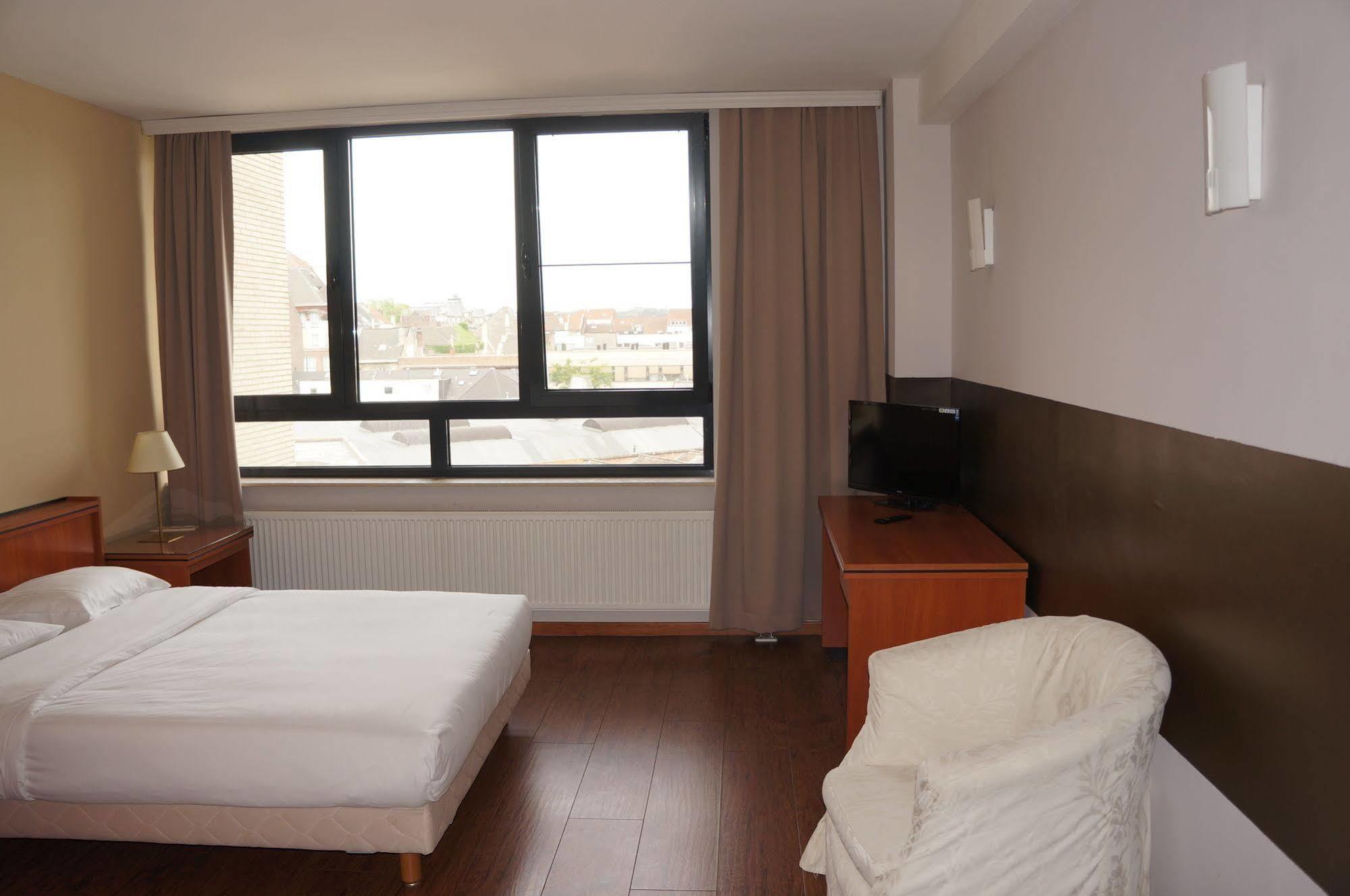 Escale Hotel Saint-Gilles Kültér fotó