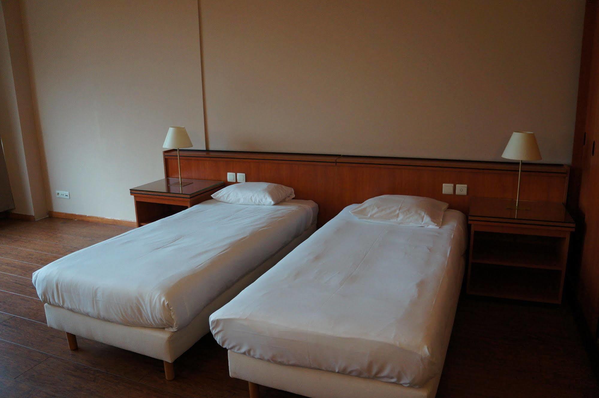 Escale Hotel Saint-Gilles Kültér fotó
